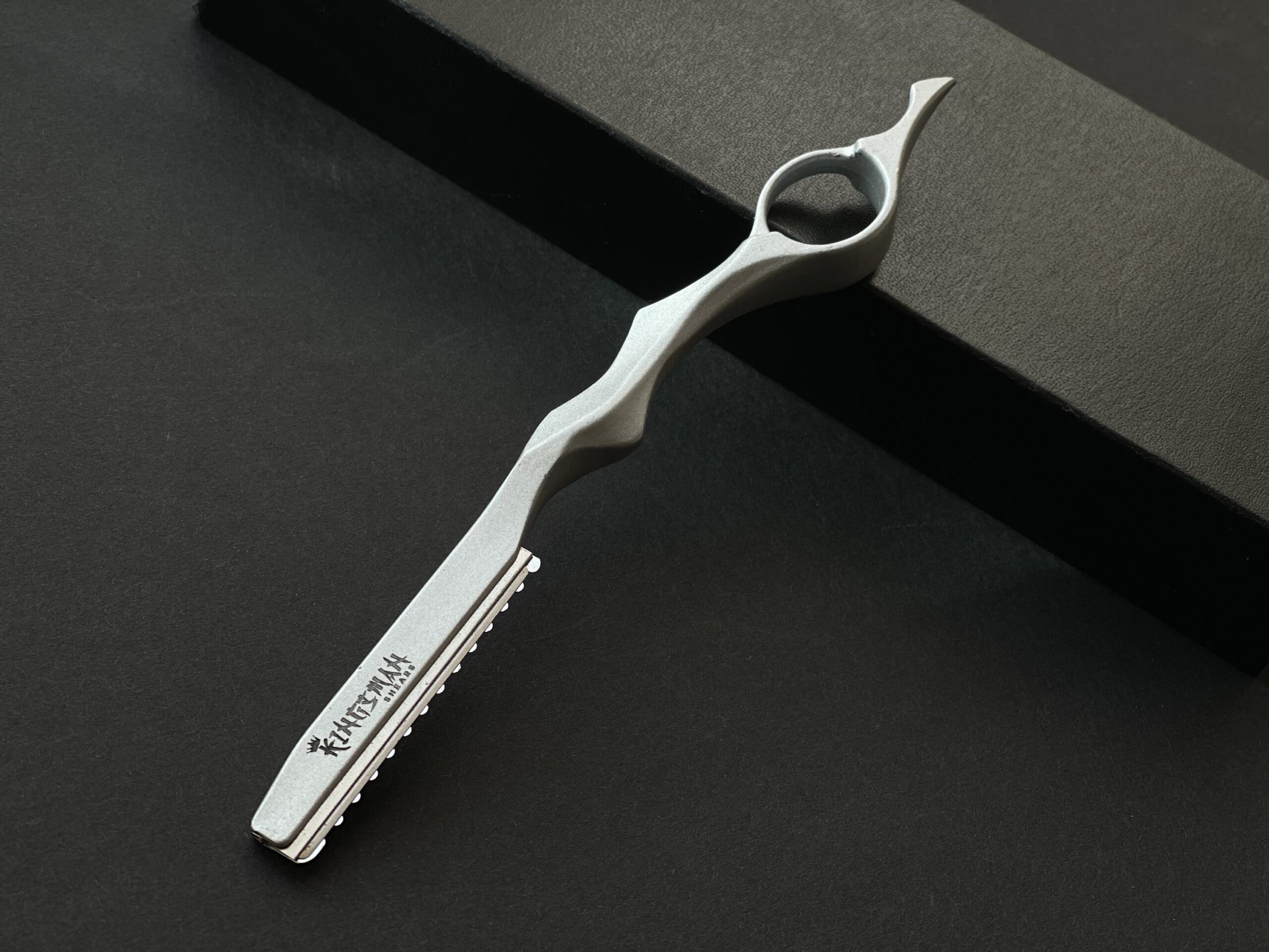 silver razor